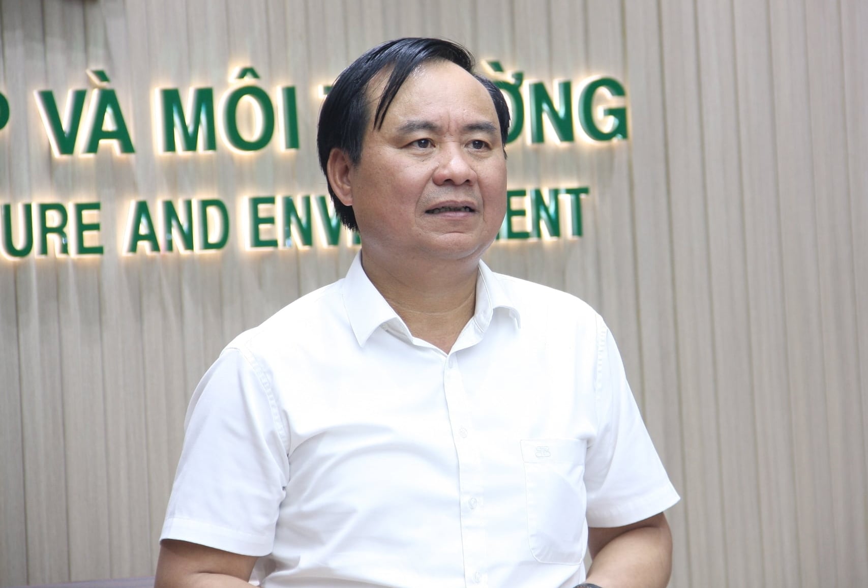 Thứ trưởng Bộ Nông nghiệp và Môi trường Võ Văn Hưng phát biểu chỉ đạo tại cuộc họp. Ảnh: Mai Đan.