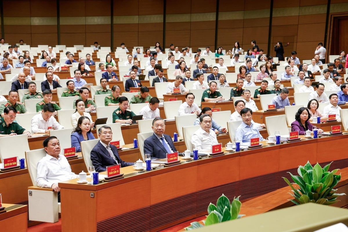 Tổng Bí thư, Chủ tịch nước Tô Lâm, Thủ tướng Chính phủ Lê Minh Hưng, Chủ tịch Quốc hội Trần Thanh Mẫn, Thường trực Ban Bí thư Trần Cẩm Tú và các đồng chí lãnh đạo Đảng, Nhà nước, và các đại biểu dự hội nghị. Ảnh: VGP/Nhật Bắc.