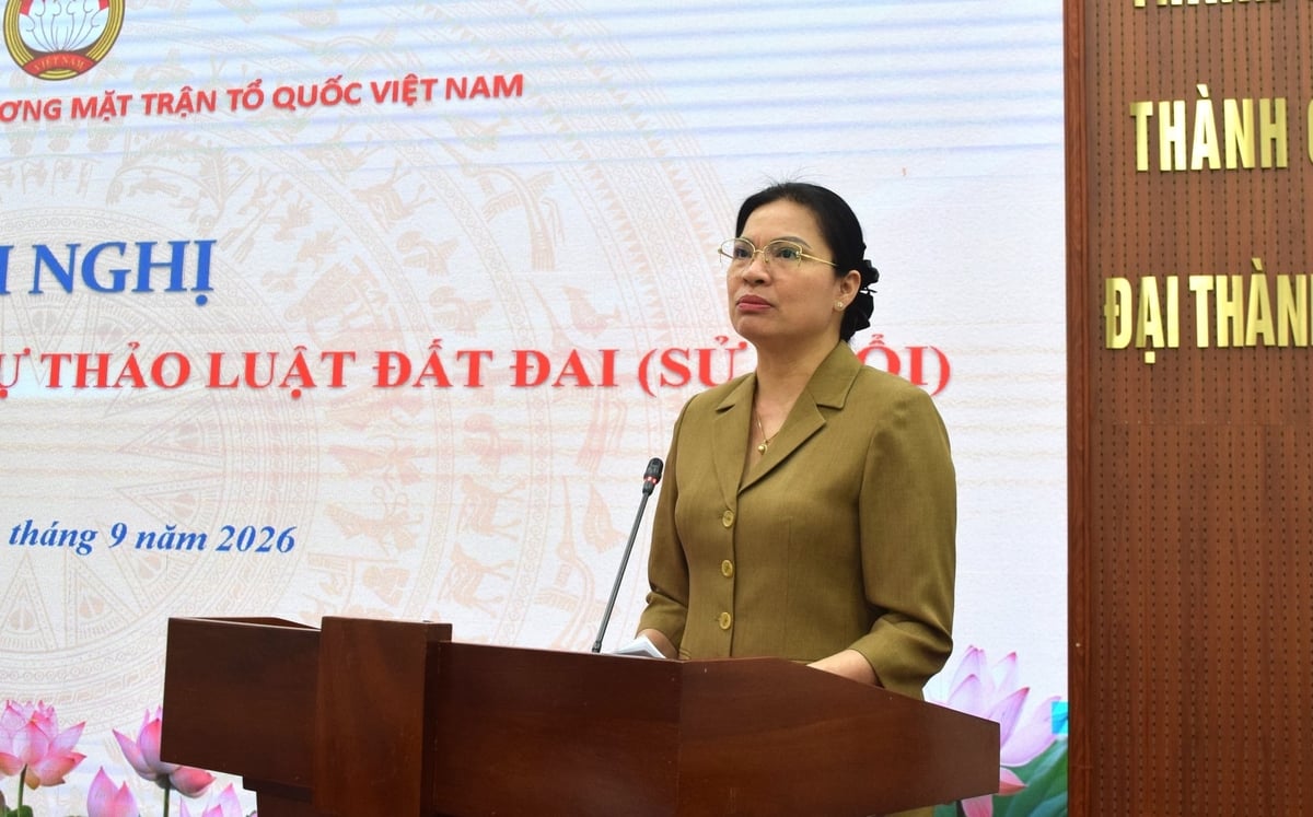 Bà Hà Thị Nga cho rằng việc sửa đổi Luật Đất đai là cần thiết nhằm tháo gỡ những vấn đề phát sinh từ thực tiễn, bảo đảm tính thống nhất, đồng bộ của hệ thống pháp luật và nâng cao hiệu quả quản lý, sử dụng đất. Ảnh: Trường Giang.