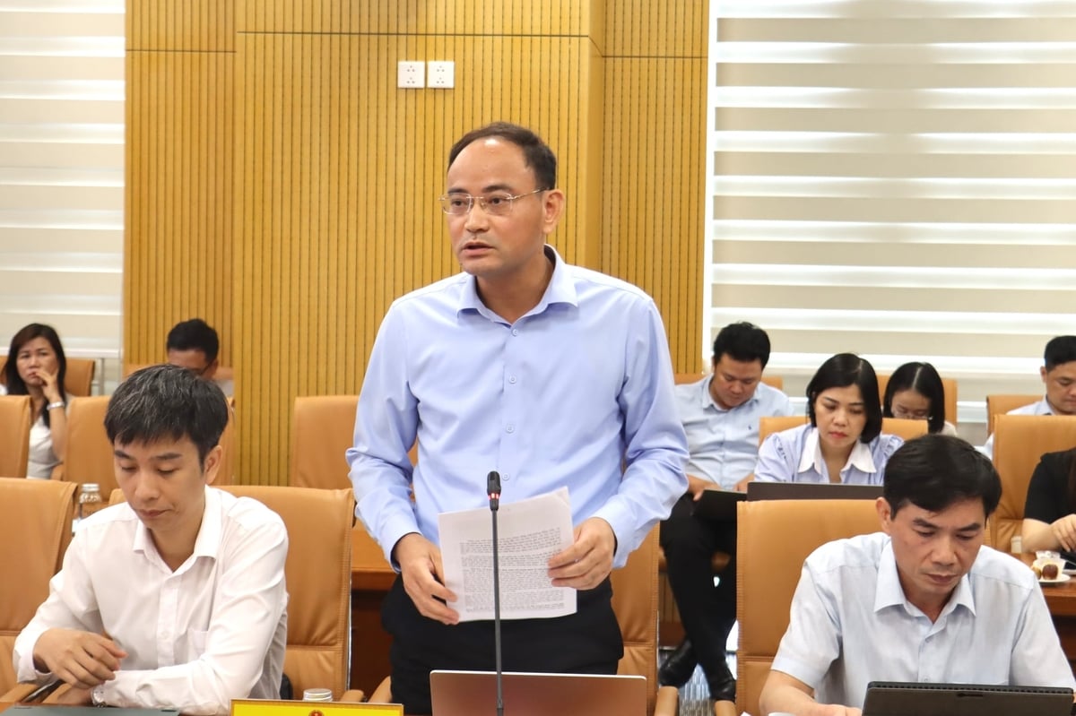 Các đại biểu góp ý vào Dự thảo Luật đất đai sửa đổi. Ảnh: Trường Giang.