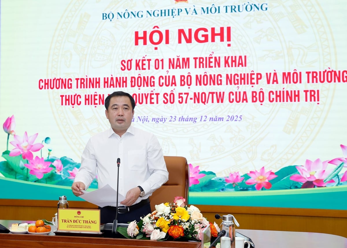 Bộ trưởng Trần Đức Thắng chủ tr&igrave; Hội nghị sơ kết 01 năm triển khai Chương tr&igrave;nh h&agrave;nh động thực hiện Nghị quyết số 57-NQ/TW của Bộ Ch&iacute;nh trị.. Ảnh: Khương Trung.