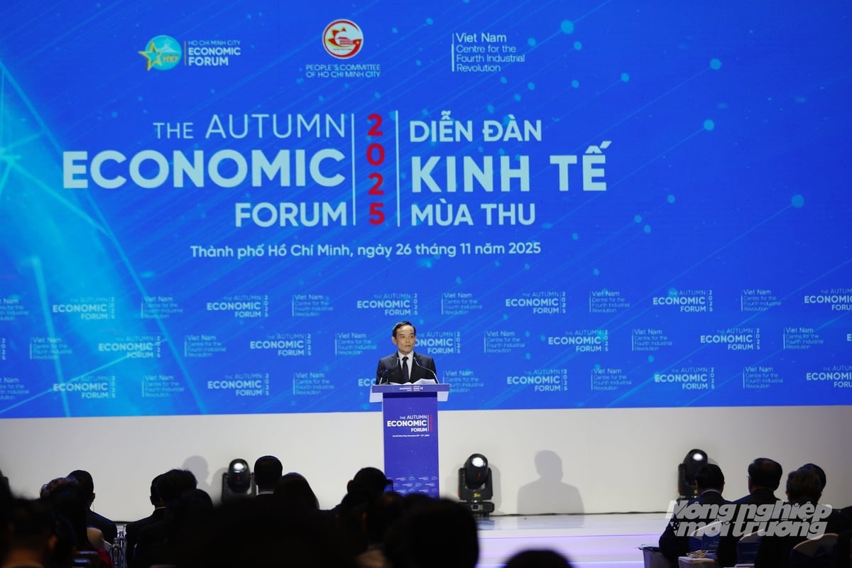 Bí thư Thành ủy TP.HCM Trần Lưu Quang phát biểu khai mạc Diễn đàn Kinh tế mùa thu 2025. Ảnh: Nguyễn Thủy.