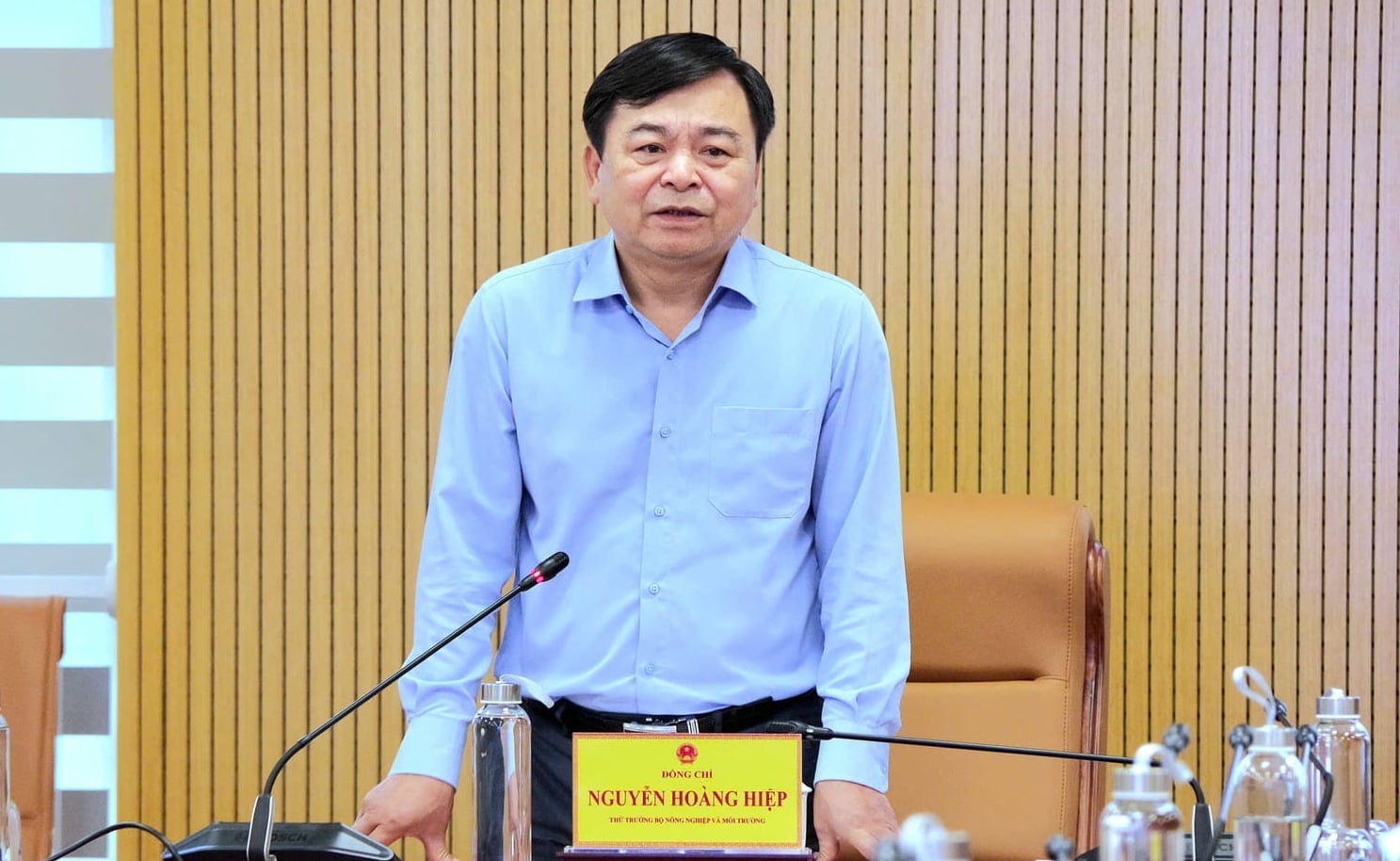 Thứ trưởng Nguyễn Hoàng Hiệp yêu cầu các đơn vị phối hợp xây dựng các bài toán lớn của ngành Nước. Ảnh: Nguyễn Thủy.