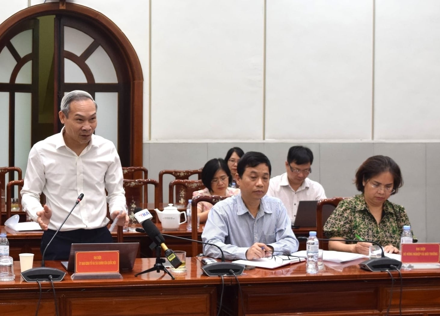 Các đại biểu phát biểu tại hội nghị. Ảnh: Trường Giang.