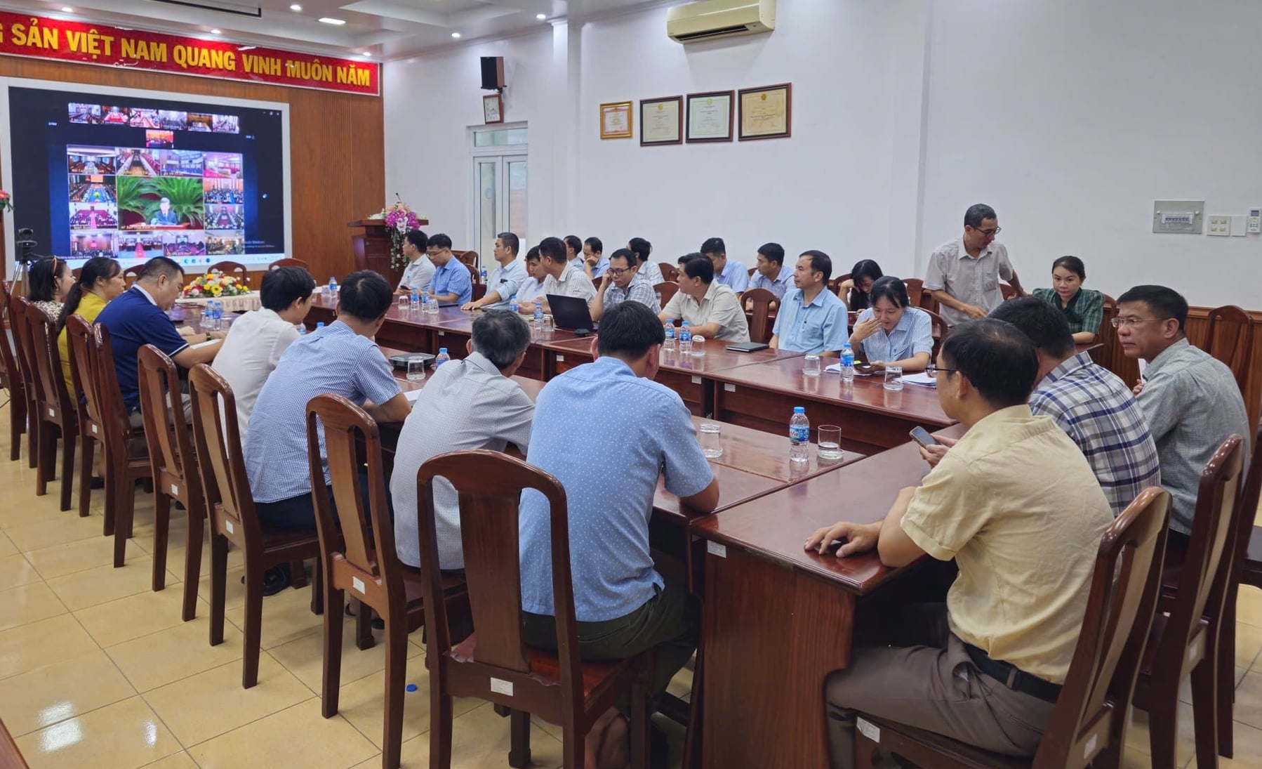 Đảng bộ Ban Quản lý và Đầu tư xây dựng Thủy lợi 10 - Bộ Nông nghiệp và Môi trường. Ảnh: Hòa Hồ. Đảng bộ Ban Quản lý và Đầu tư xây dựng Thủy lợi 10 - Bộ Nông nghiệp và Môi trường. Ảnh: Hòa Hồ.