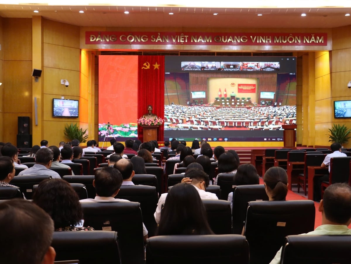 Quang cảnh tại điểm cầu trực tuyến của Đảng ủy Bộ Nông nghiệp và Môi trường. Ảnh: Nguyễn Thủy.
