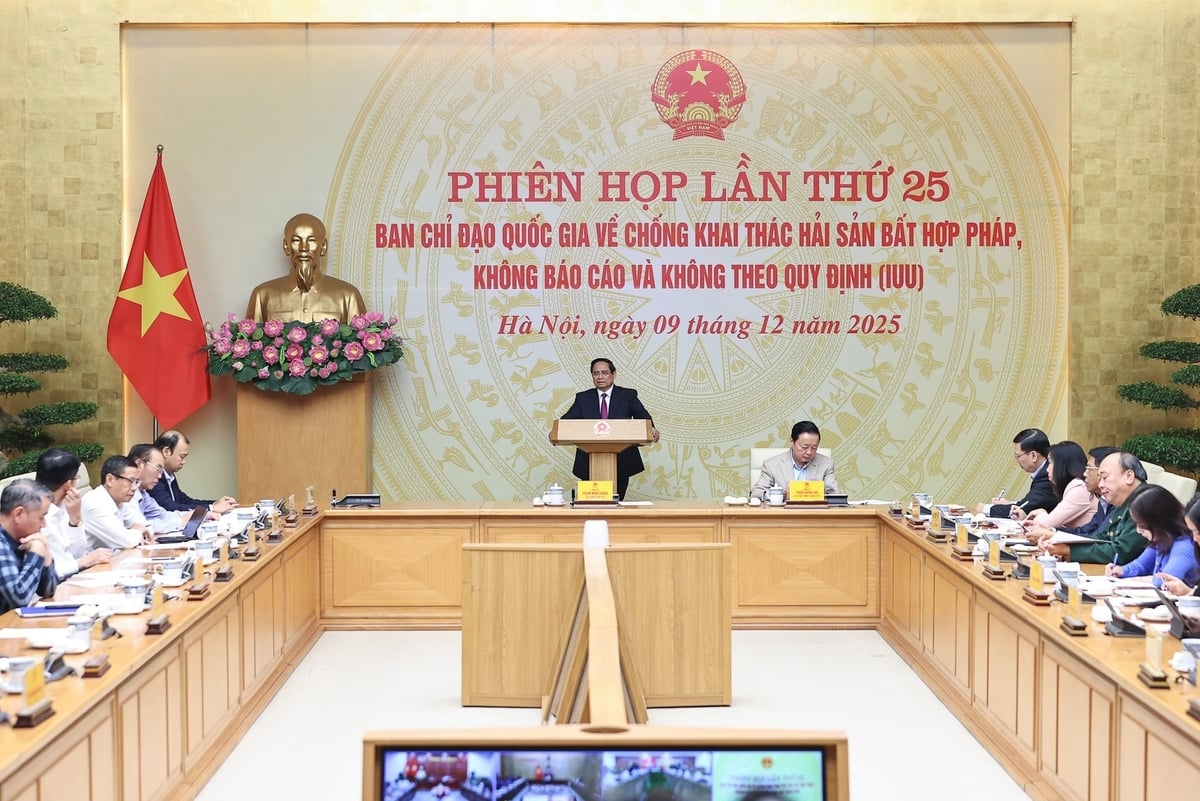 Thủ tướng chủ trì Phiên họp lần thứ 25 của Ban Chỉ đạo Quốc gia về chống khai thác hải sản bất hợp pháp, không báo cáo và không theo quy định (IUU). Ảnh: VGP. Thủ tướng chủ trì Phiên họp lần thứ 25 của Ban Chỉ đạo Quốc gia về chống khai thác hải sản bất hợp pháp, không báo cáo và không theo quy định (IUU). Ảnh: VGP.