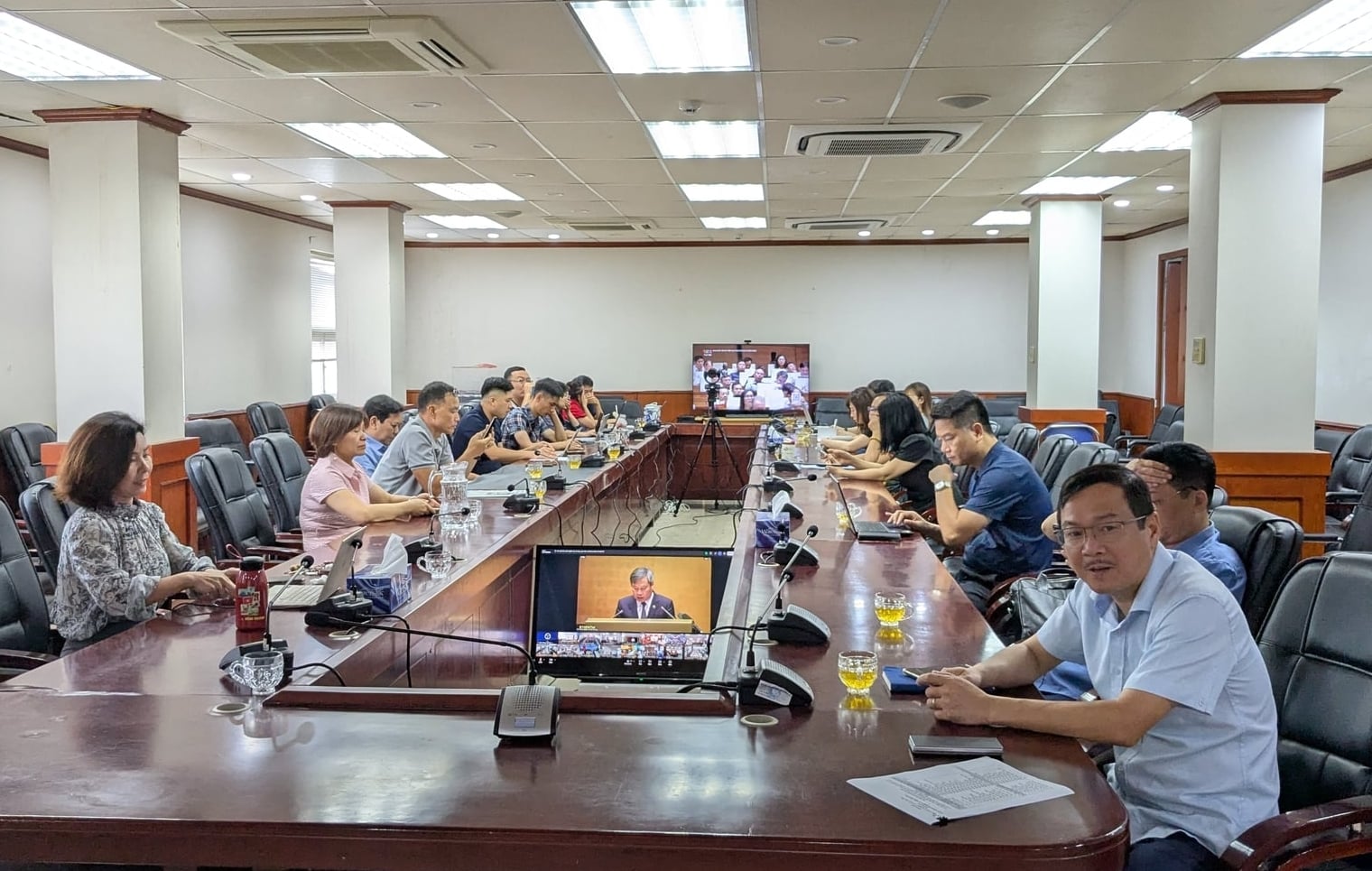 Đảng ủy Báo Nông nghiệp và Môi trường tại điểm cầu trụ sở Dương Đình Nghệ. Ảnh: Tiến Dũng.
