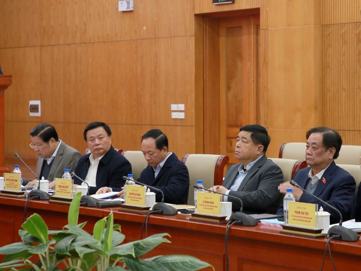 C&aacute;c đại biểu tại buổi l&agrave;m việc. Ảnh: ĐCSVN.