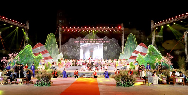 Tuyên Quang ban hành kế hoạch tổ chức Lễ hội hoa Tam giác mạch lần thứ XI và đón nhận các danh hiệu du lịch năm 2025 - Ảnh 1. Tuyên Quang ban hành kế hoạch tổ chức Lễ hội hoa Tam giác mạch lần thứ XI và đón nhận các danh hiệu du lịch năm 2025 - Ảnh 1.