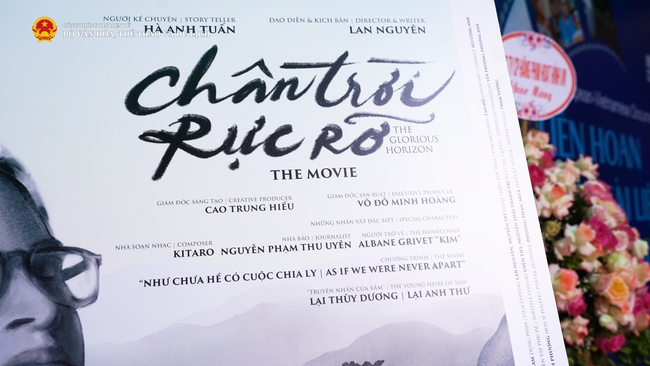 Hành trình đi tìm cội nguồn trong "Chân trời rực rỡ" khiến khán phòng lặng đi vì xúc động - Ảnh 4. Hành trình đi tìm cội nguồn trong "Chân trời rực rỡ" khiến khán phòng lặng đi vì xúc động - Ảnh 4.