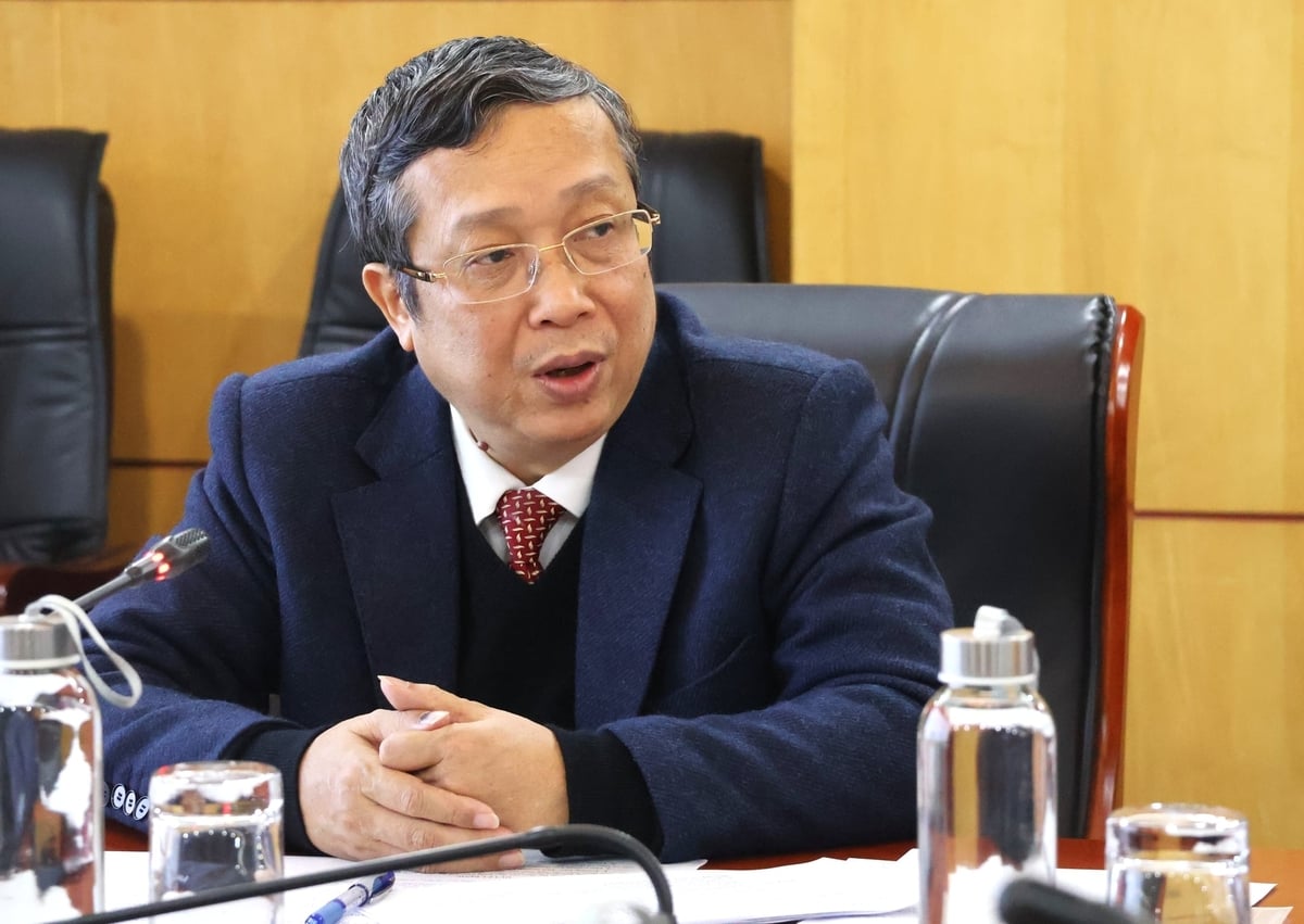 Thứ trưởng Bộ N&ocirc;ng nghiệp v&agrave; M&ocirc;i trường Ho&agrave;ng Trung nhấn mạnh phải ưu ti&ecirc;n ho&agrave;n thiện quy tr&igrave;nh kỹ thuật canh t&aacute;c giảm ph&aacute;t thải. Ảnh: Trung Nguy&ecirc;n.&nbsp;