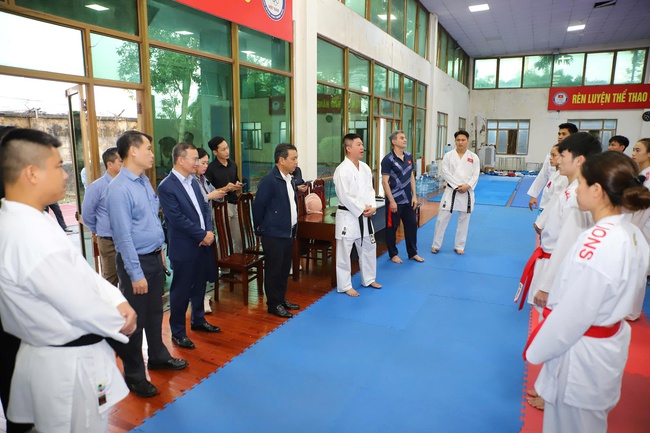 Thứ trưởng Hoàng Đạo Cương kiểm tra công tác tập luyện trước thềm SEA Games 33 - Ảnh 6. Thứ trưởng Hoàng Đạo Cương kiểm tra công tác tập luyện trước thềm SEA Games 33 - Ảnh 6.