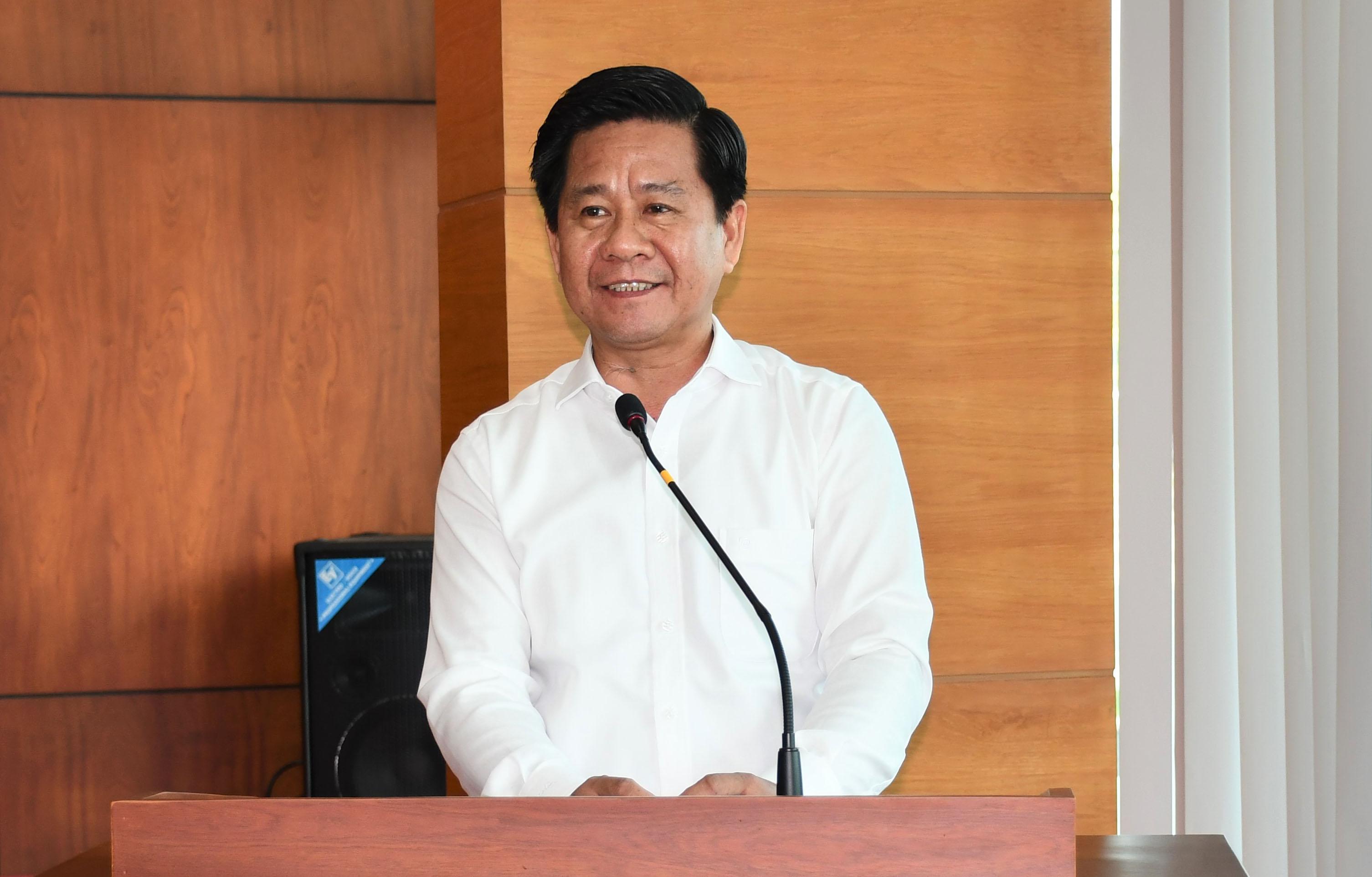 Ông Bùi Chí Thành, Ủy viên Ban Thường vụ Tỉnh ủy, Trưởng Ban Tuyên giáo và Dân vận Tỉnh ủy phát biểu về định hướng tuyên truyền thời gian tới.