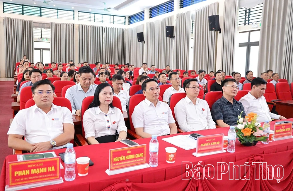 Tổ đại biểu số 13 HĐND tỉnh tiếp xúc cử tri xã Xuân Lãng và Bình Xuyên