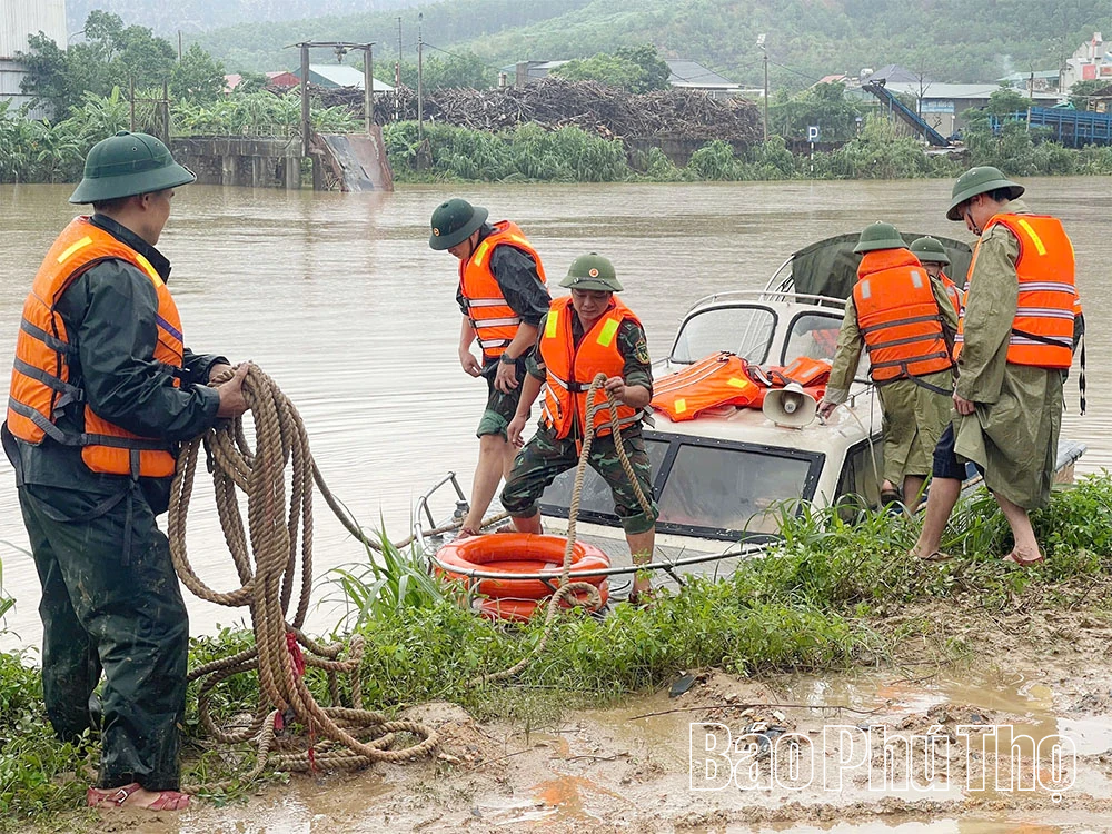Phân bổ hơn 10.000 thiết bị cứu hộ để tăng cường năng lực ứng phó thiên tai