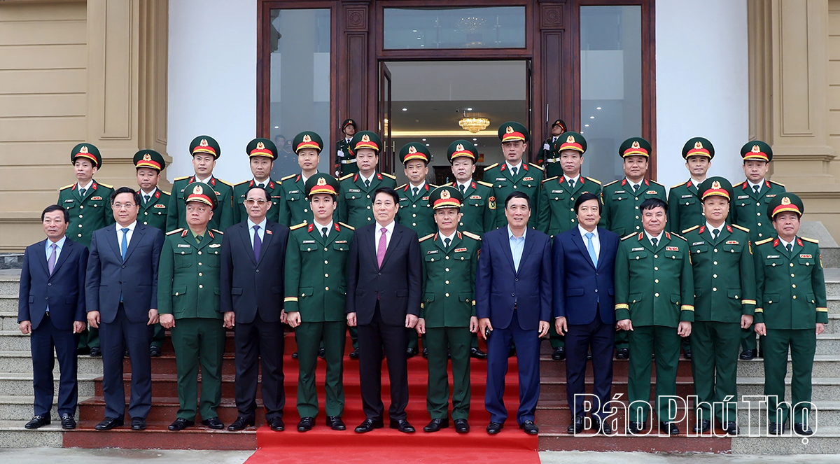 Chủ tịch nước Lương Cường thăm, tặng qu&agrave; v&agrave; ch&uacute;c Tết tại Ph&uacute; Thọ