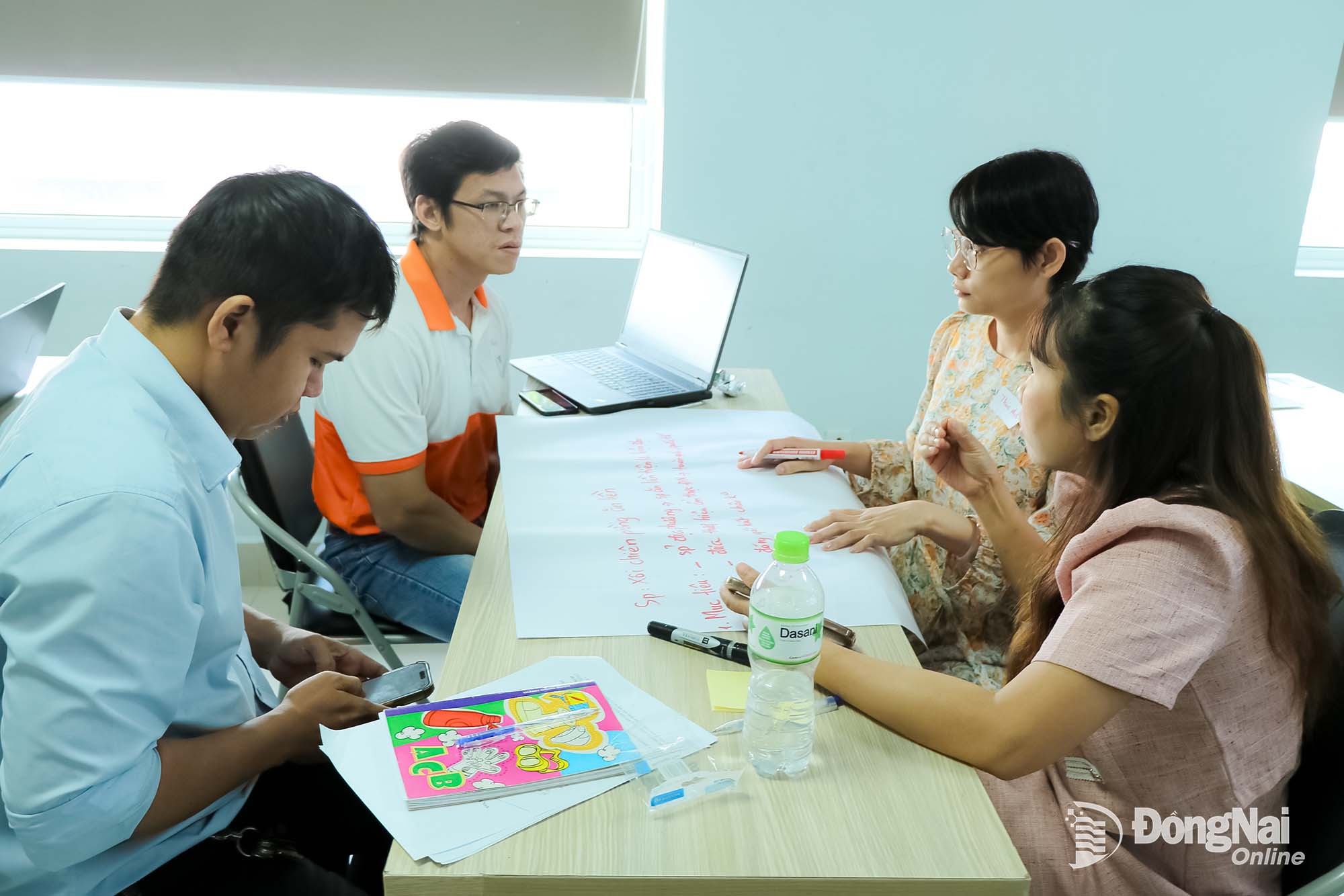 Một lớp tập huấn về đào tạo khởi nghiệp tại Trường đại học Lạc Hồng.