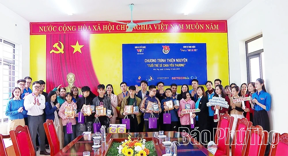 Chương trình “Tuổi trẻ sẻ chia yêu thương”