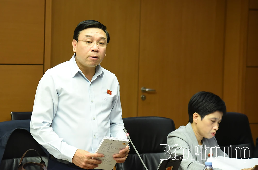 Thảo luận tại Tổ về các Dự án Luật