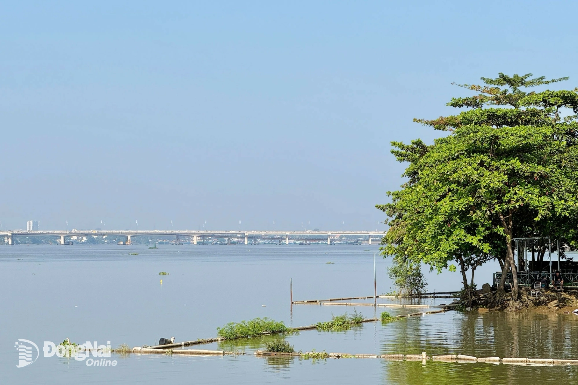 Mực nước tại hạ lưu sông Đồng Nai đang ở mức báo động 2 (2m). Ảnh minh họa: Đăng Tùng