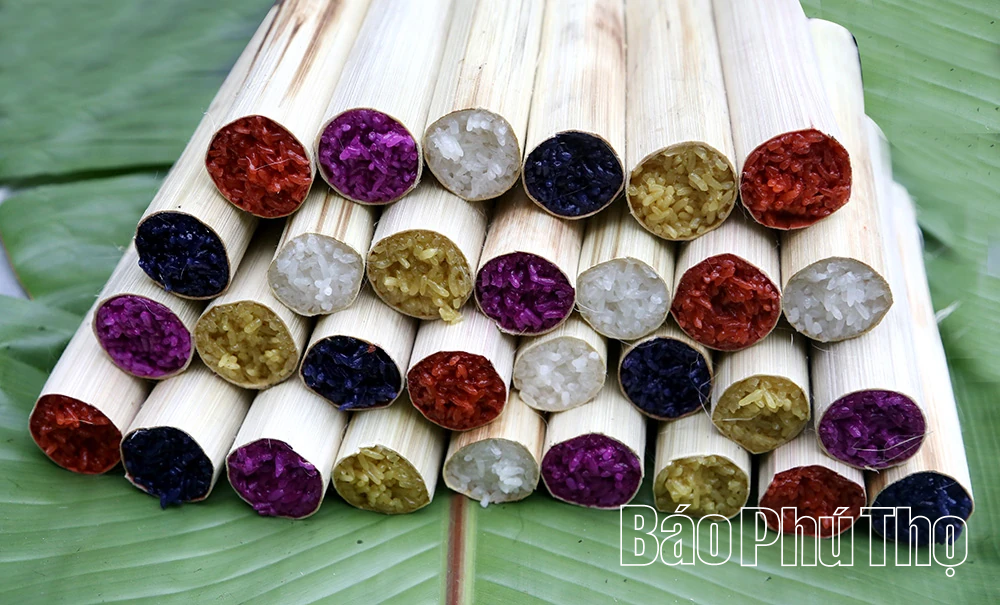 &nbsp;Hương vị núi rừng gửi trong ống nứa