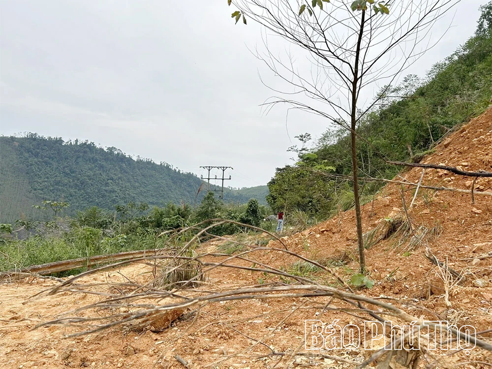 Tỉnh lộ 433 bị “cắt đứt”, hàng nghìn hộ dân mong mỏi sớm thông xe