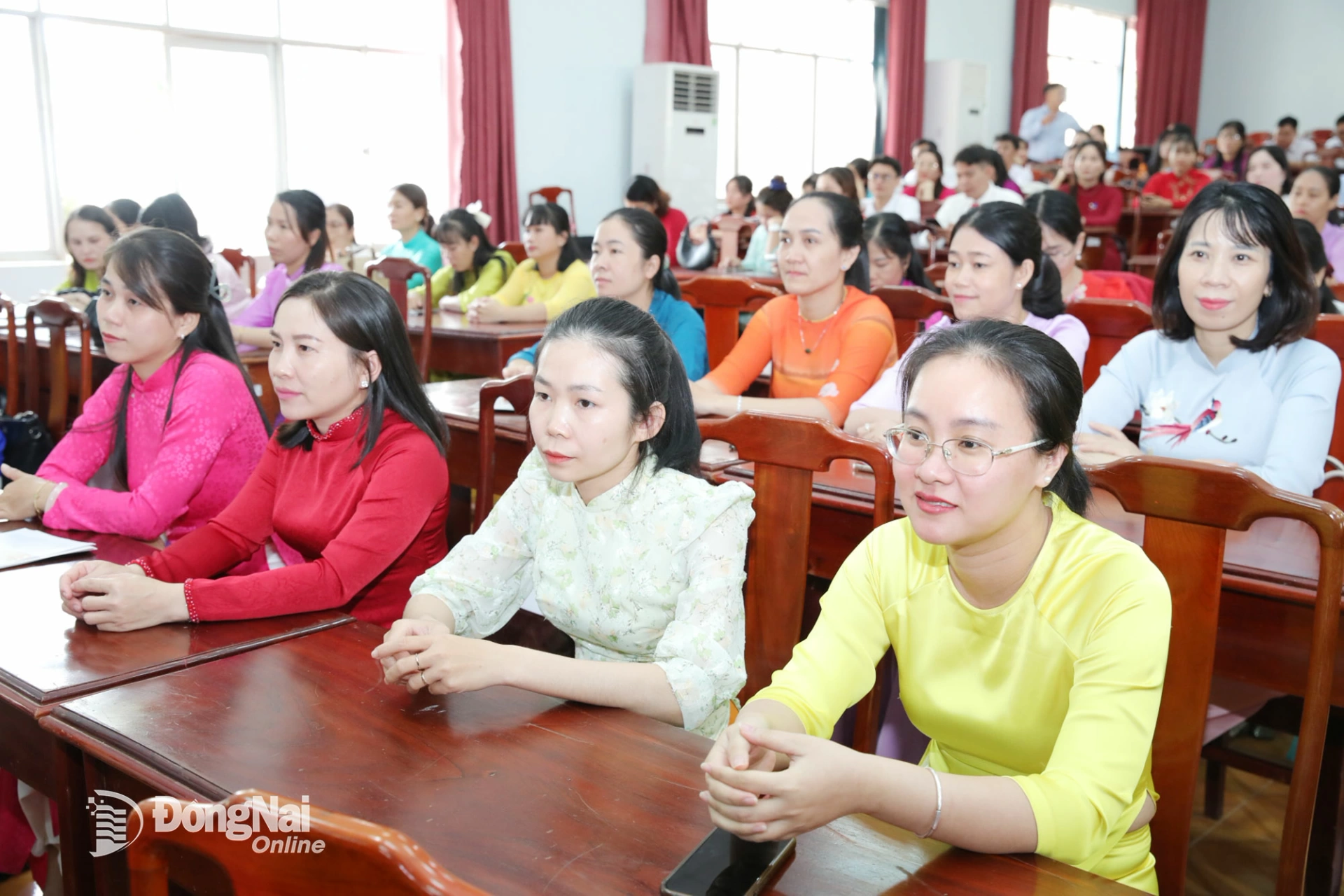 Học viên dự lễ bế giảng. Ảnh: Trương Hiện