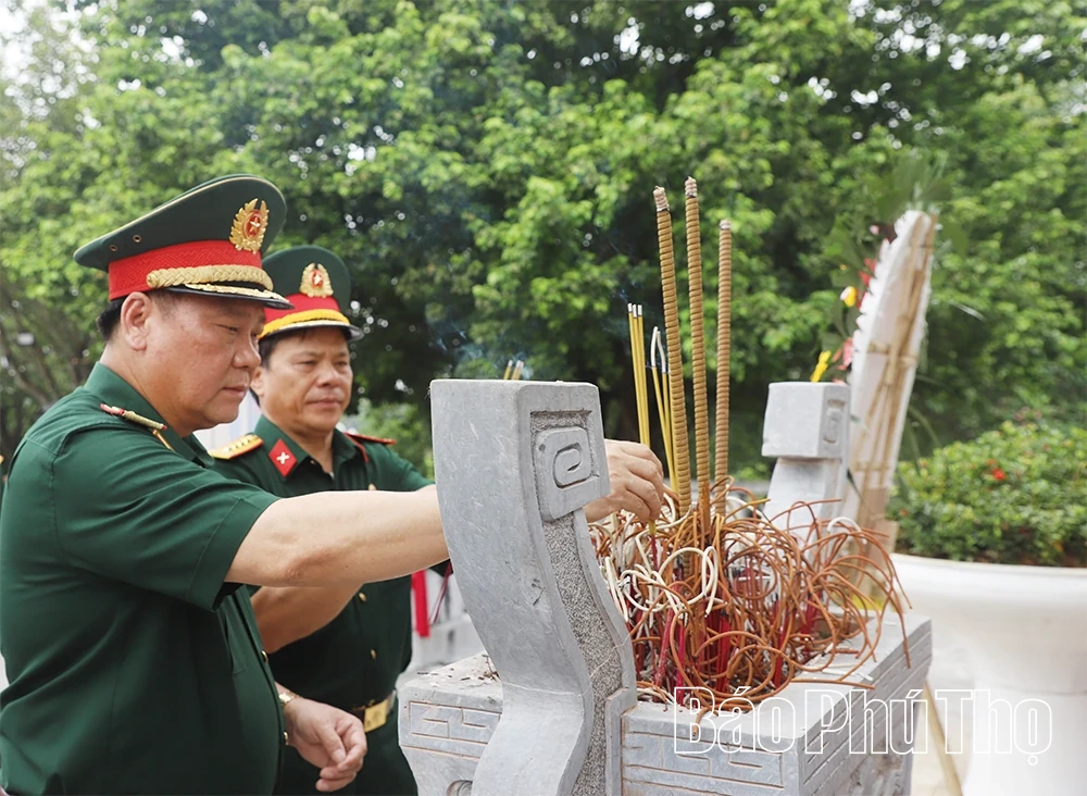 Hội Cựu chiến binh tỉnh dâng hương tưởng niệm các Anh hùng liệt sĩ