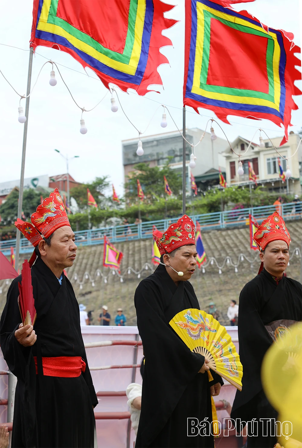 Lung linh đêm hội bên dòng Đà Giang