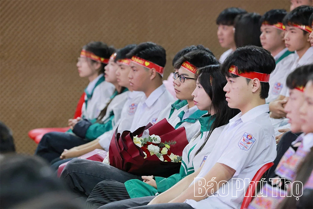 Khát vọng Lạc Hồng: Tiến về phía trước