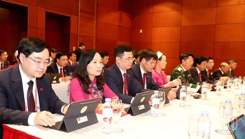 Đo&agrave;n đại biểu tỉnh Ph&uacute; Thọ đ&oacute;ng g&oacute;p nhiều &yacute; kiến v&agrave;o c&aacute;c dự thảo văn kiện tr&igrave;nh Đại hội XIV của Đảng