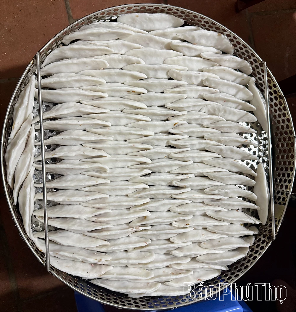 Bánh tai - Món quà quê mộc mạc của người dân Đất Tổ