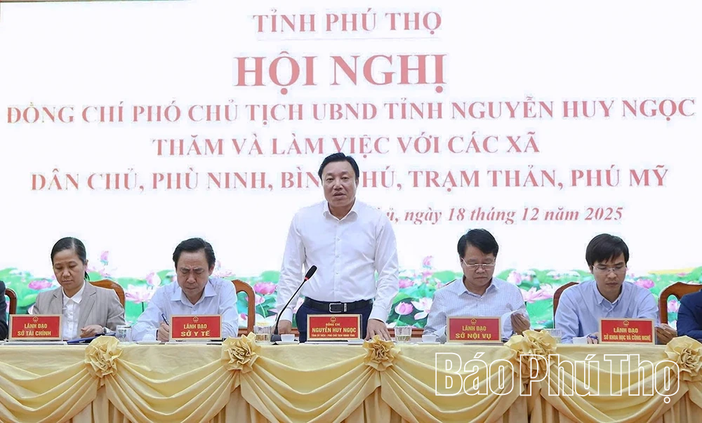 Ph&oacute; Chủ tịch UBND tỉnh Nguyễn Huy Ngọc l&agrave;m việc tại c&aacute;c x&atilde; khu vực Ph&uacute; Thọ cũ