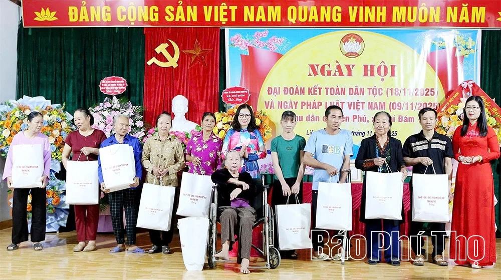 Ngày hội đại đoàn kết toàn dân tộc tại Khu dân cư Liên Phú, xã Chí Đám