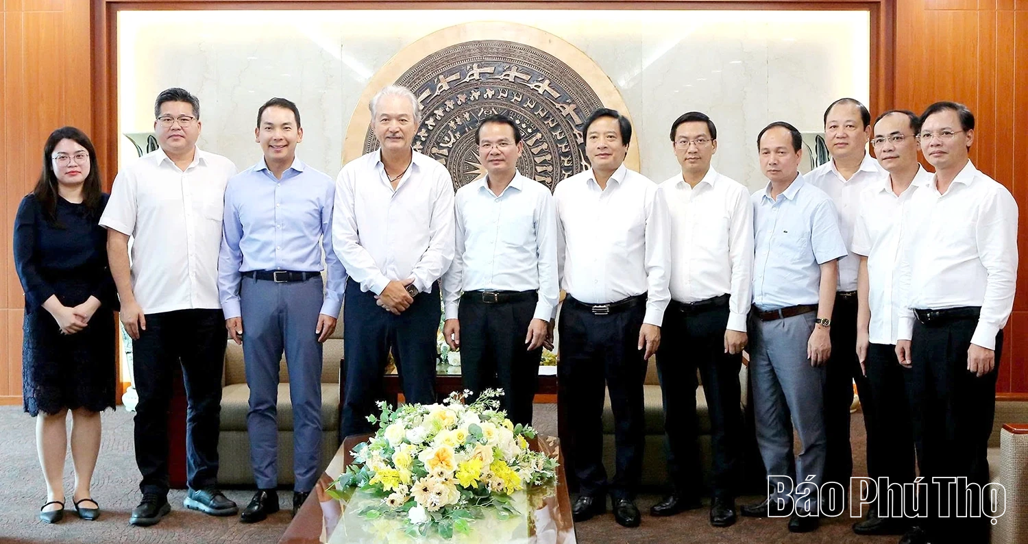 Bí thư Tỉnh ủy Đặng Xuân Phong tiếp Chủ tịch Tập đoàn YCH Singapore