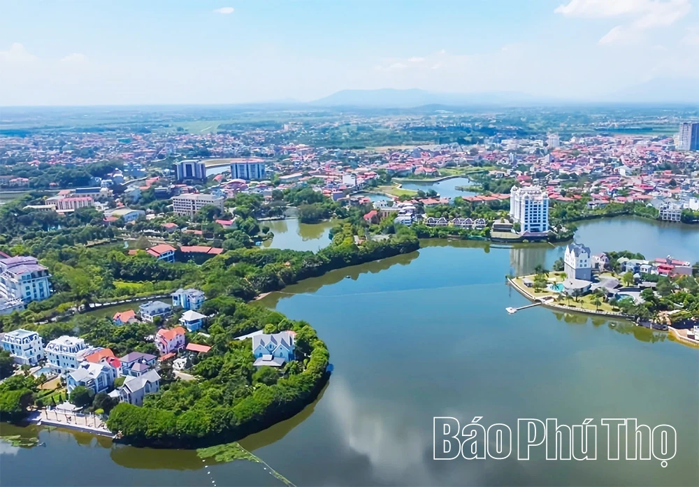 Đầm Vạc - viên ngọc xanh giữa lòng đô thị