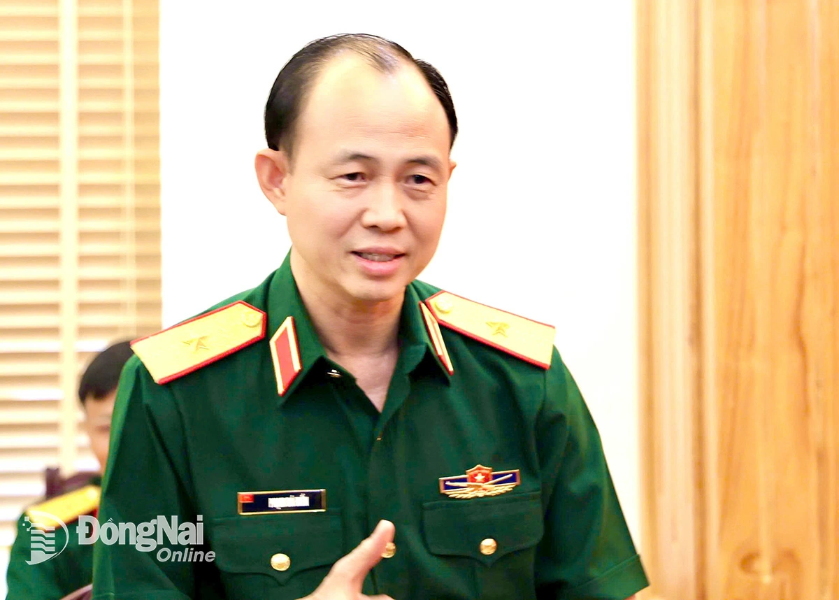 Thiếu tướng Phạm Bá Hiền, Tư lệnh Binh đoàn 16 phát biểu tại hội nghị. Ảnh: Anh Đức