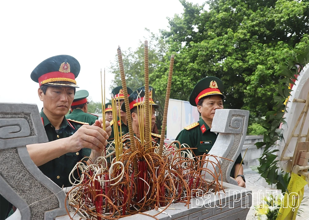Hội Cựu chiến binh tỉnh dâng hương tưởng niệm các Anh hùng liệt sĩ