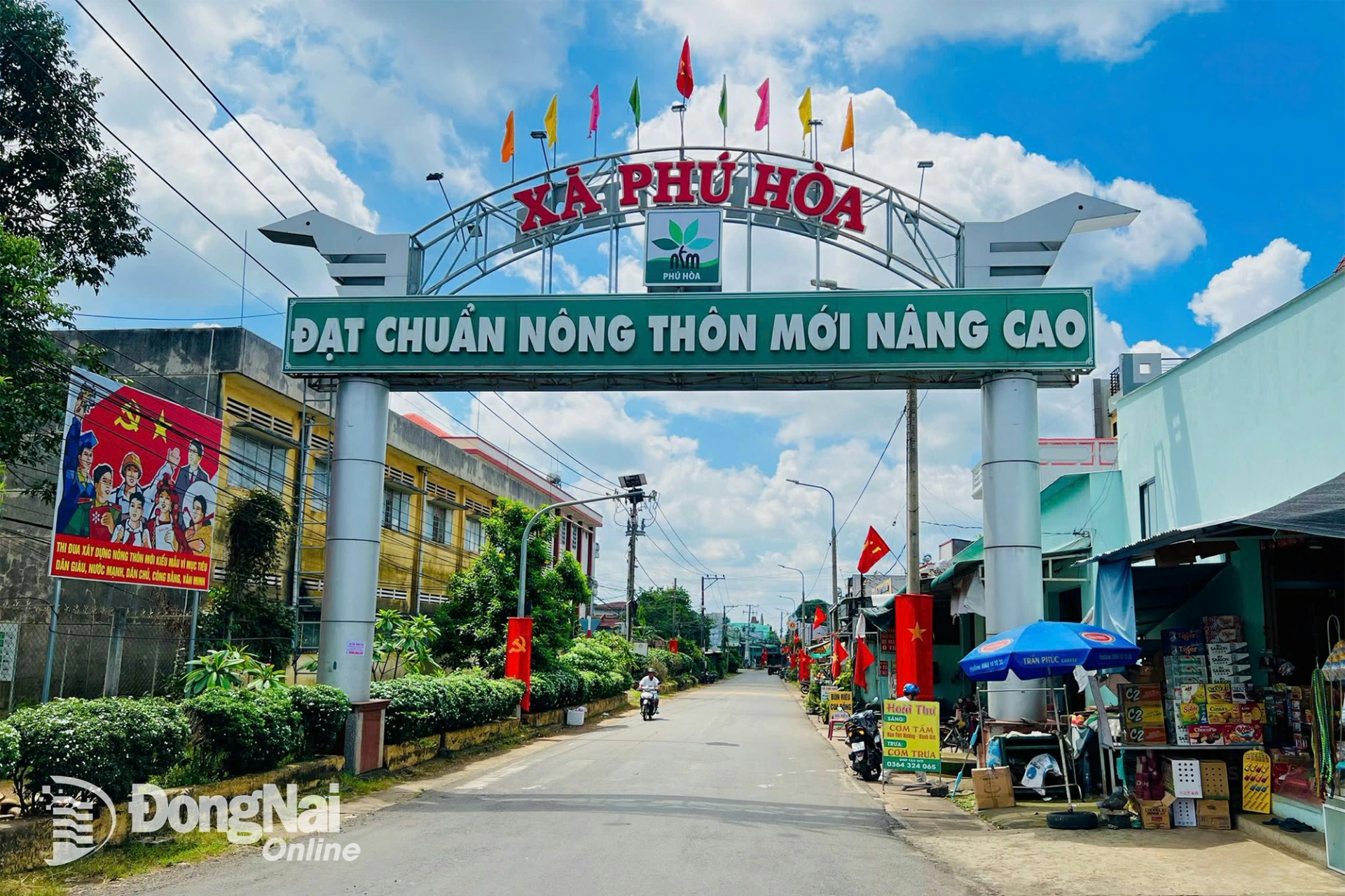 Nông thôn kiểu mẫu của xã Phú Hòa ngày nay. Ảnh: Thanh Sơn