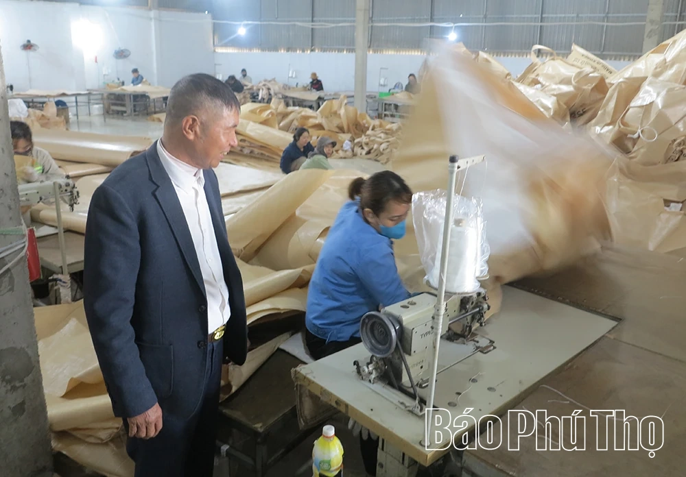 Người thắp lửa phong tr&agrave;o