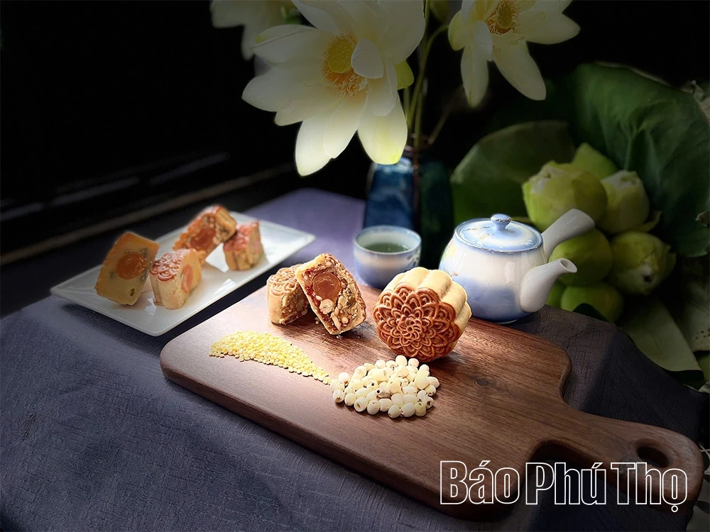 Sắc sen mùa Hạ - Điểm nhấn xanh giữa lòng Vườn Vua