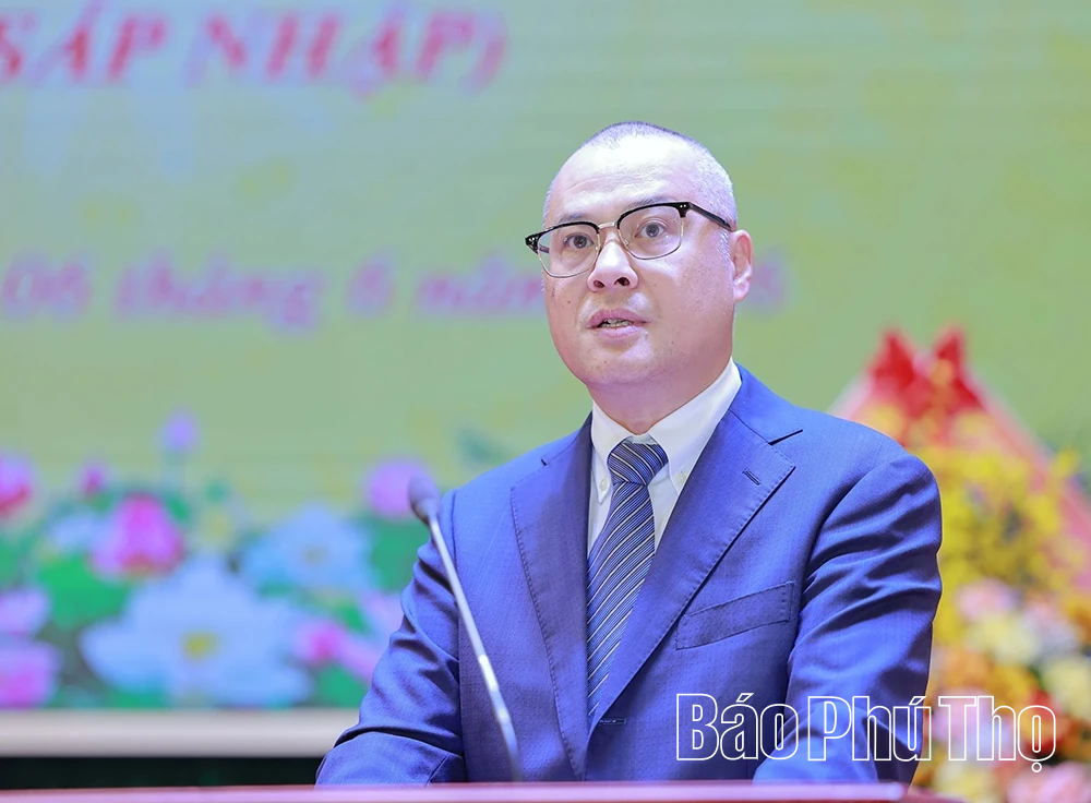 Lễ trao Bằng công nhận Trường Chính trị tỉnh Phú Thọ đạt chuẩn mức 1 sau sáp nhập