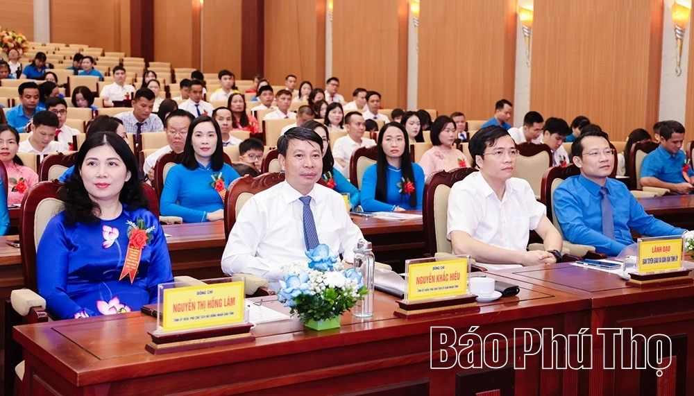 Biểu dương 60 gia đình công nhân, viên chức, lao động tiêu biểu tỉnh Phú Thọ