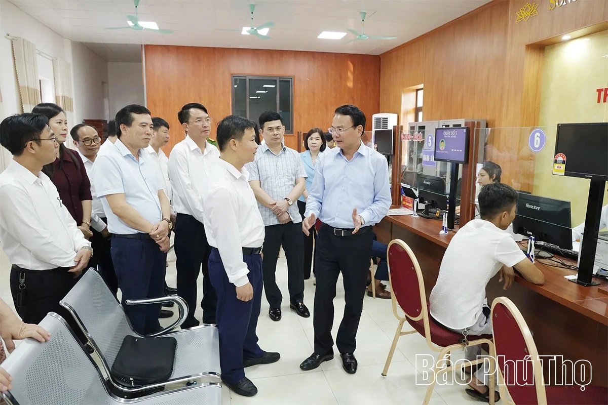 Bí thư Tỉnh ủy Đặng Xuân Phong làm việc với các xã Hải Lựu, Yên Lãng và Hợp Lý