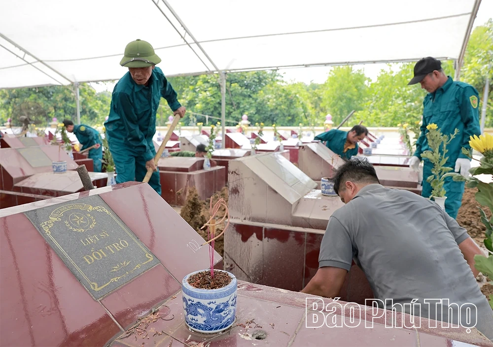 Thực hành lấy mẫu hài cốt liệt sĩ tại Nghĩa trang liệt sĩ xã Phù Ninh