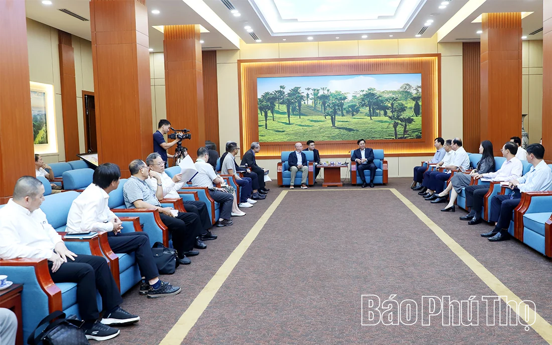 Chủ tịch UBND tỉnh Trần Duy Đông tiếp và làm việc với Văn phòng Điều hành Compal Toàn cầu