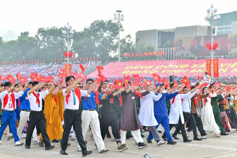 Đoàn kết, đoàn kết, Đại đoàn kết - Thành công, thành công, Đại thành công đã trở thành chân lý, thành lẽ sống của chúng ta.    