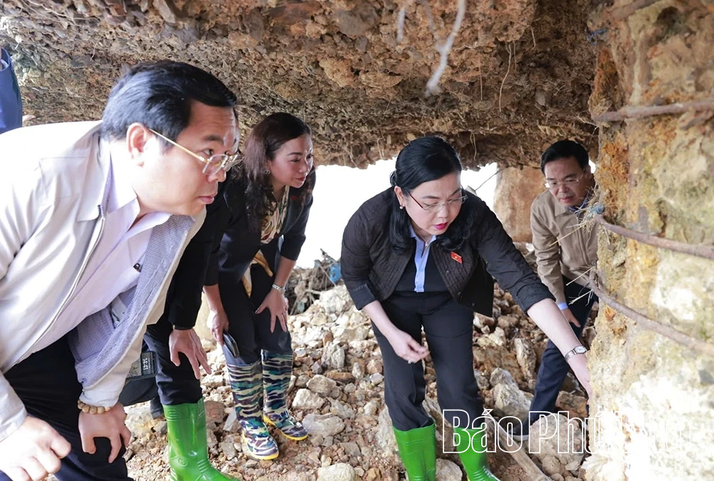 Ủy ban Khoa học, Công nghệ và Môi trường của Quốc hội khảo sát tình trạng xuống cấp cầu Sông Lô