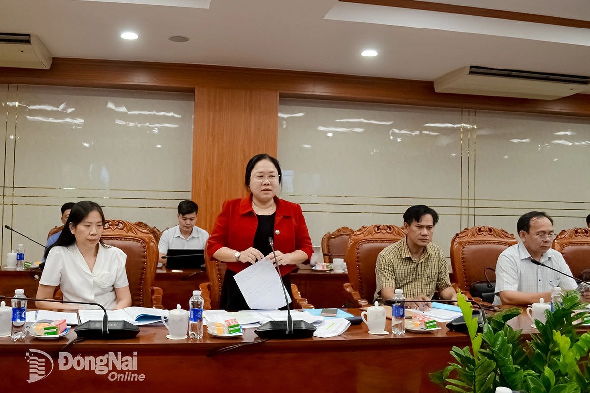 Các đại biểu thảo luận tại buổi làm việc. Ảnh: Phương Hằng